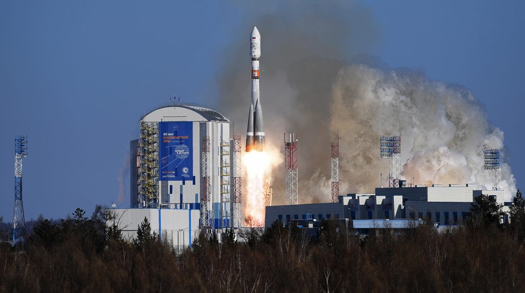 Старт ракеты-носителя "Союз-2.1а" с космическими аппаратами (КА) дистанционного зондирования Земли "Канопус-В" №3 и №4, и с 9 космическими коммерческими аппаратами с космодрома "Восточный". Евгений Биятов / РИА Новости Старт ракеты-носителя "Союз-2.1а" с космическими аппаратами (КА) дистанционного зондирования Земли "Канопус-В" №3 и №4, и с 9 космическими коммерческими аппаратами с космодрома "Восточный". Евгений Биятов / РИА Новости